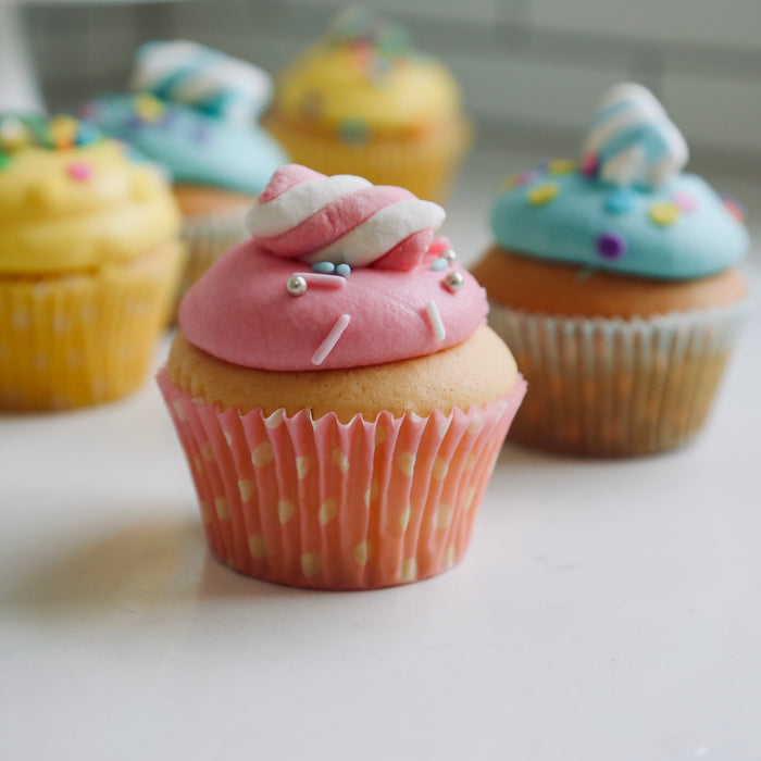 6 Vanilla Cupcakes with Pink Icing