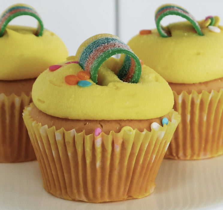 6 Vanilla Cupcakes with Yellow Icing